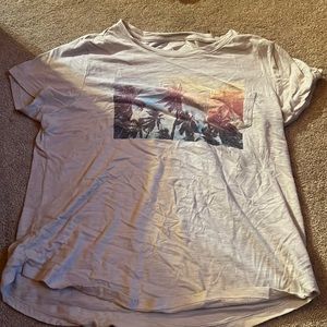 womens graphic everywear tee